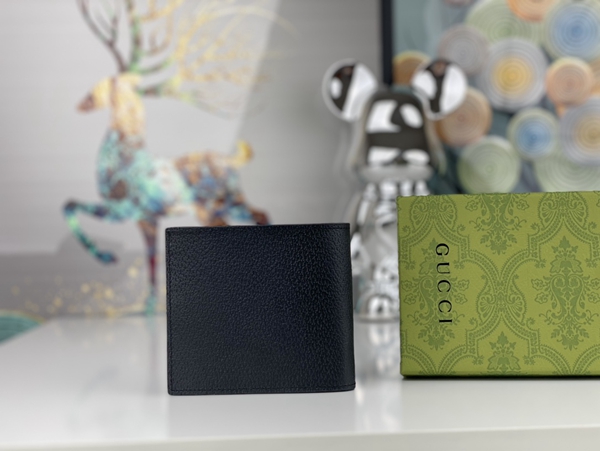 グッチ財布コピー背面デザイン